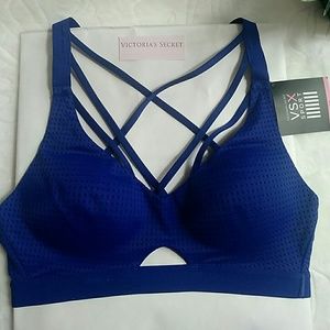 SALE Victorias Secret Lightweight Sport Bra